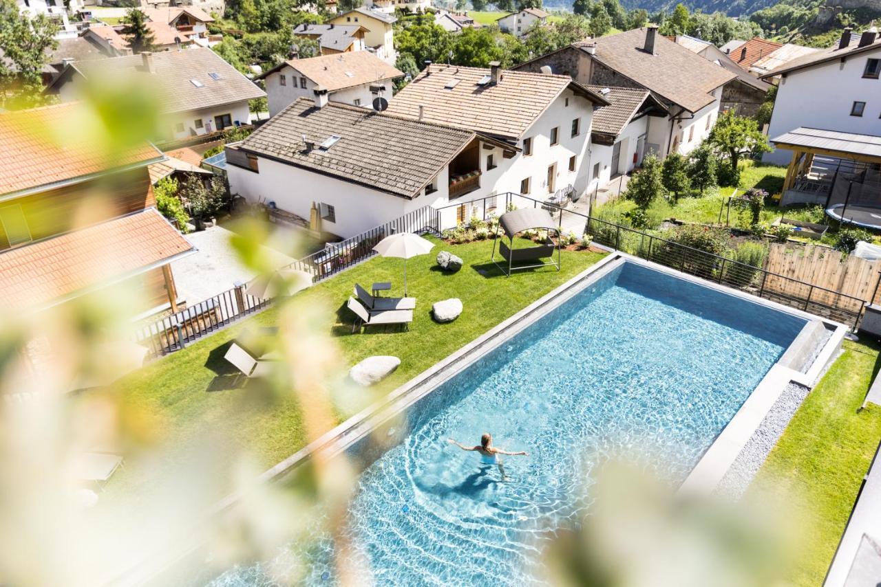 Hotel Weisses Kreuz Бурґузіо Екстер'єр фото