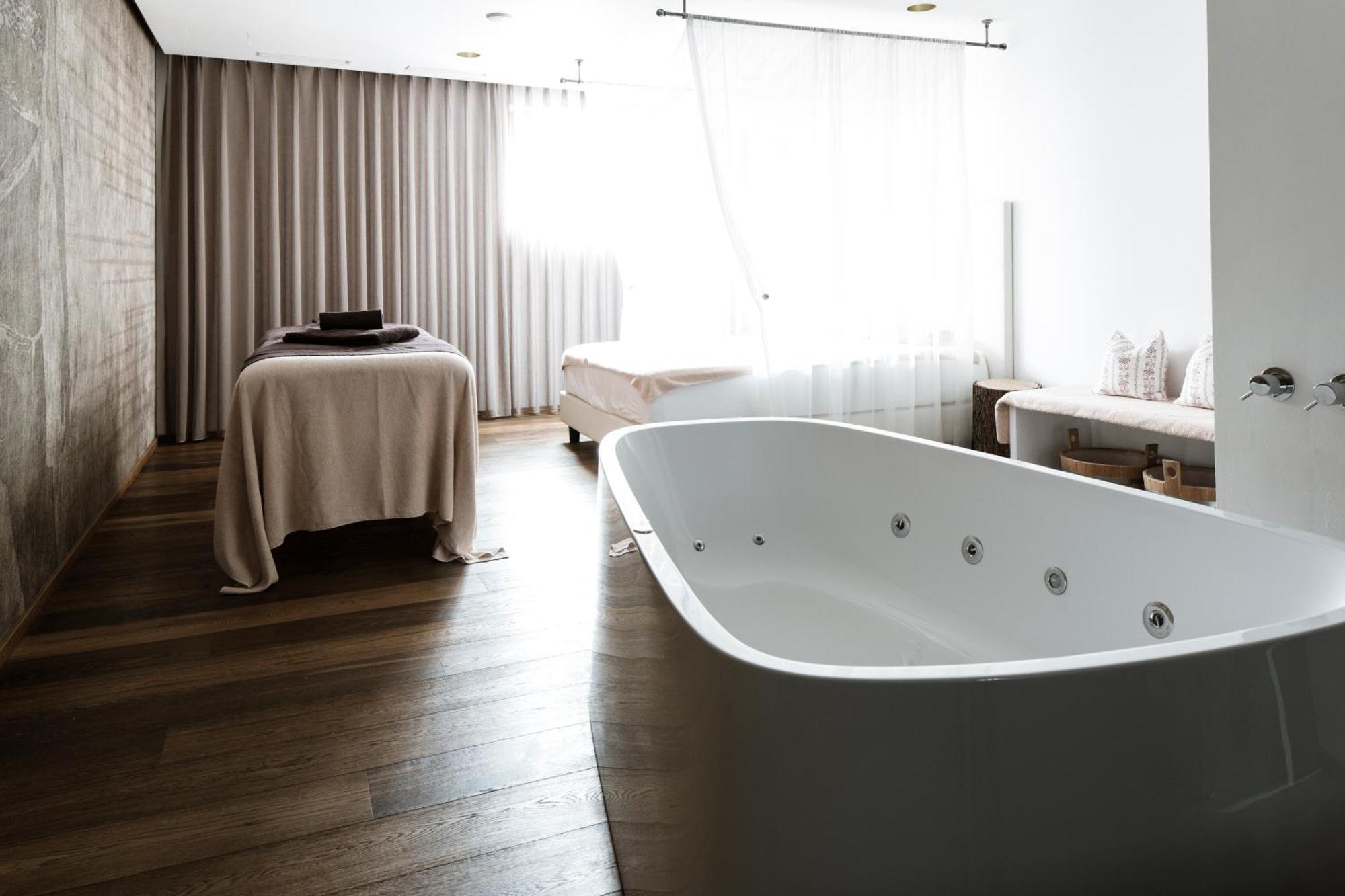 Hotel Weisses Kreuz Бурґузіо Екстер'єр фото
