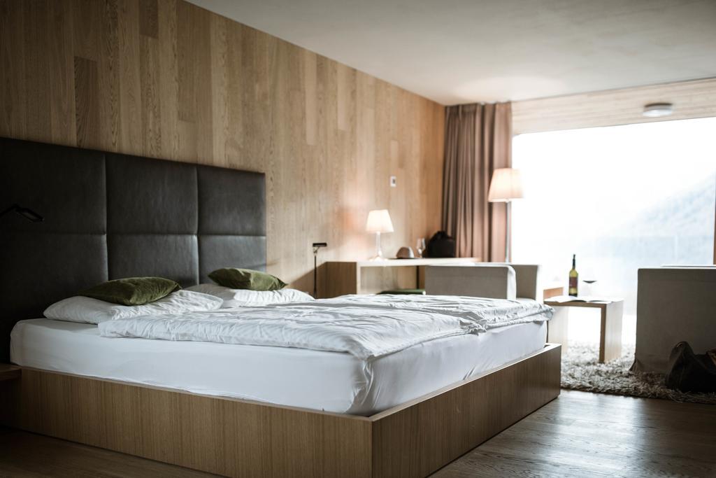 Hotel Weisses Kreuz Бурґузіо Екстер'єр фото